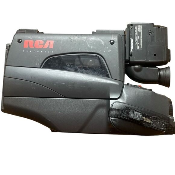 RCA DSP3 12x Zoom Camcorder VHS Not Tested Used For Parts No Battery Accessories - Picture 3 of 9